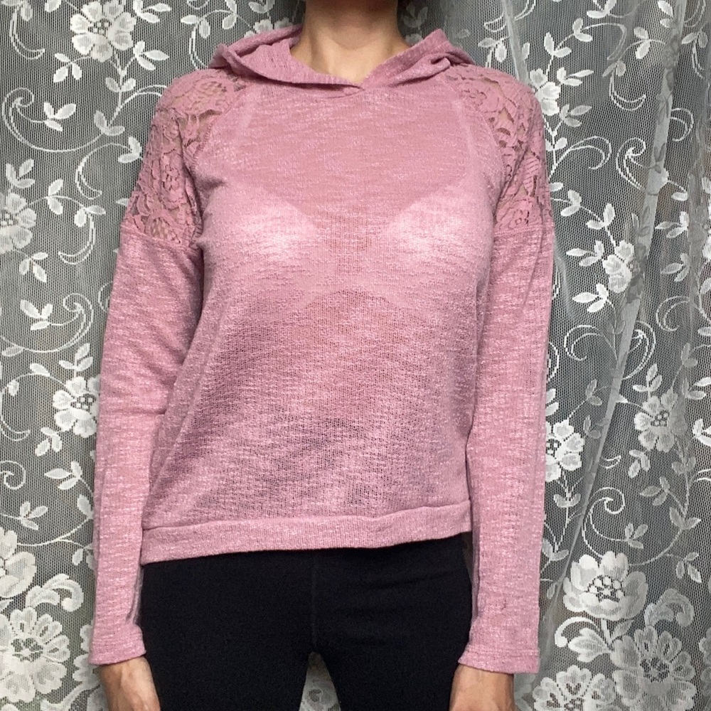 ⭐️ Eyeshadow Lightweight Hooded top